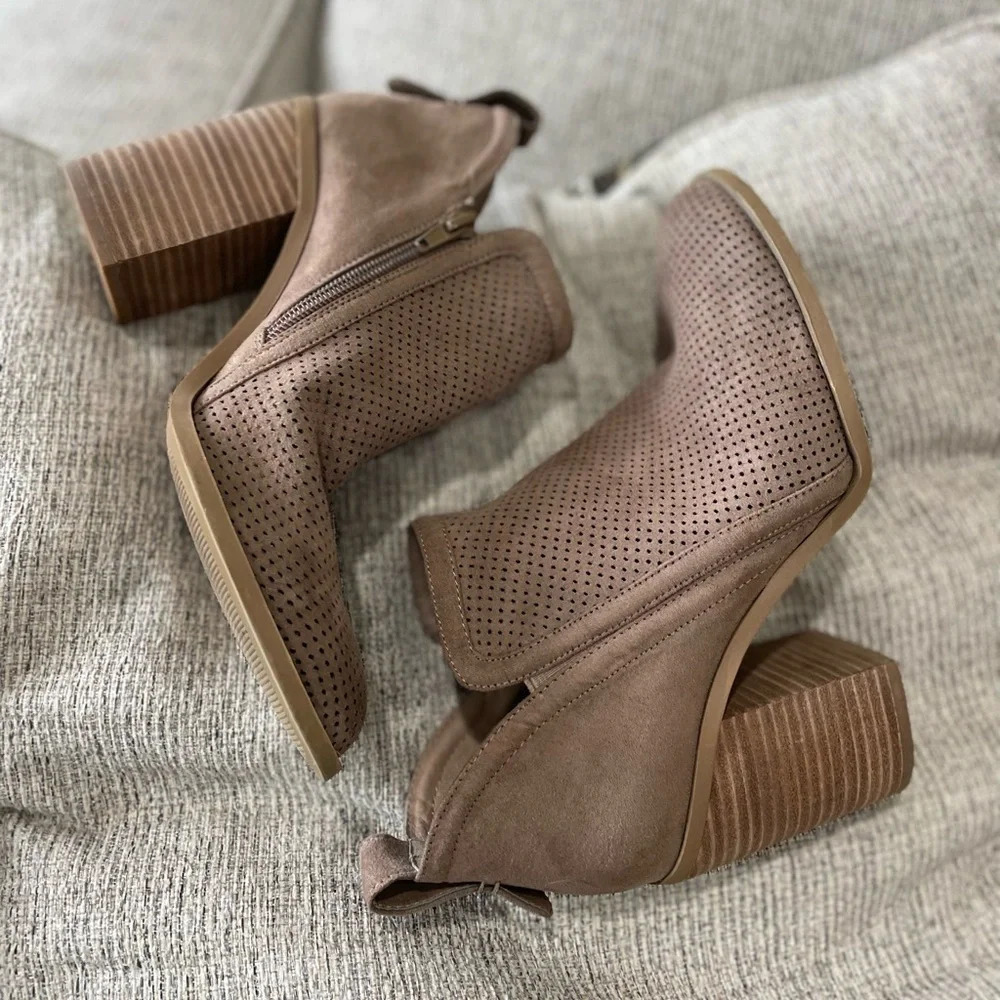 Madden Girl Evita Heeled Bootie - Taupe Brown - Size 8.5 - Picture 3 of 8
